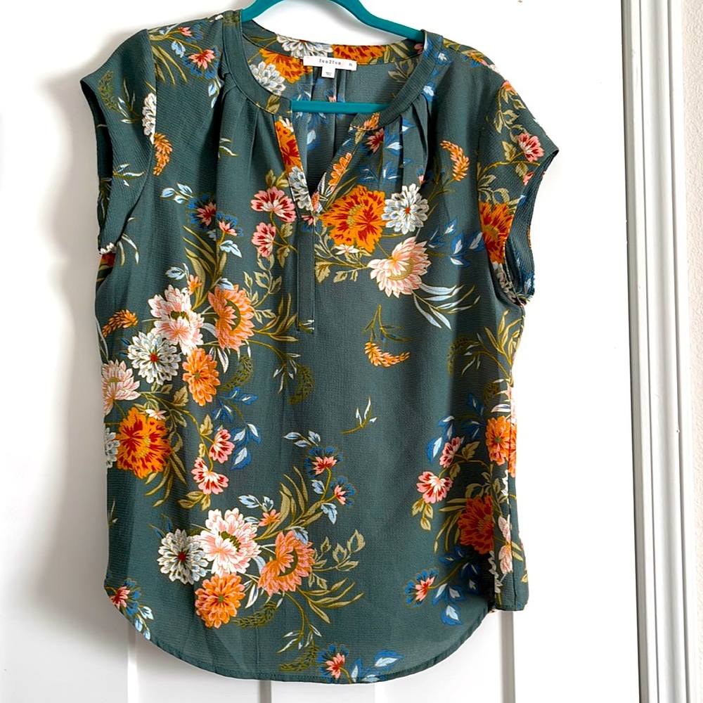 Floral top